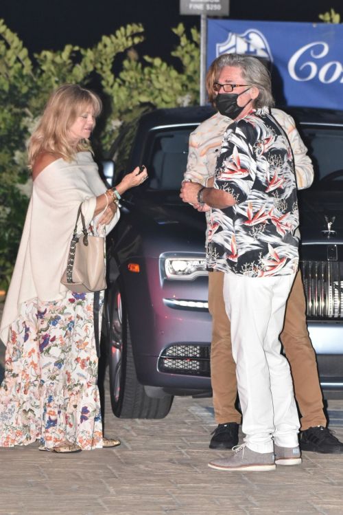 Goldie Hawn and Kurt Russel Out for Dinner in Malibu 2020/06/10 2