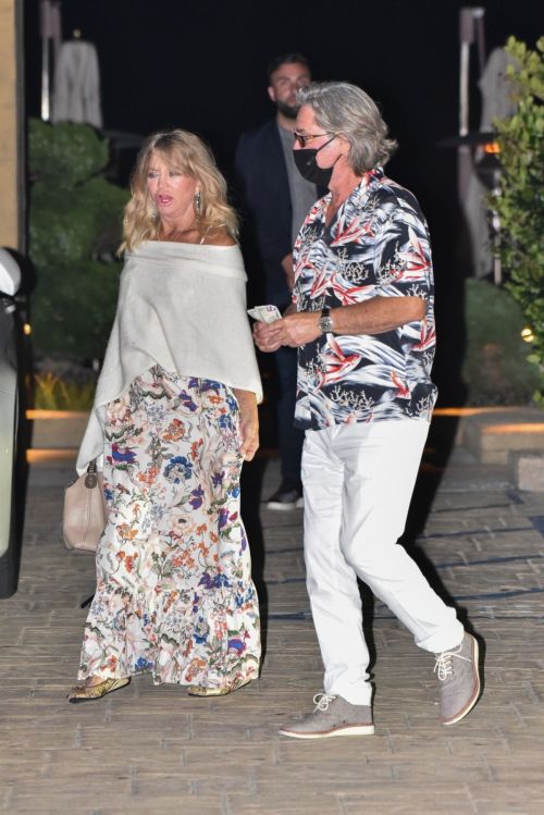 Goldie Hawn and Kurt Russel Out for Dinner in Malibu 2020/06/10 6