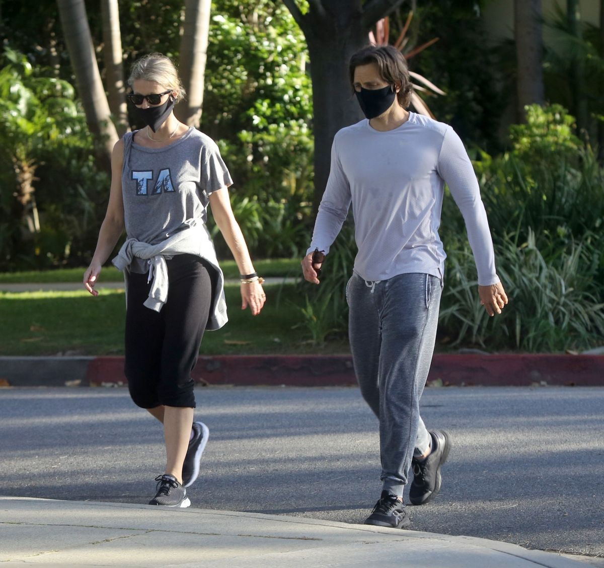 Gwyneth Paltrow and Brad Falchuk Out in Los Angeles 2020/06/09