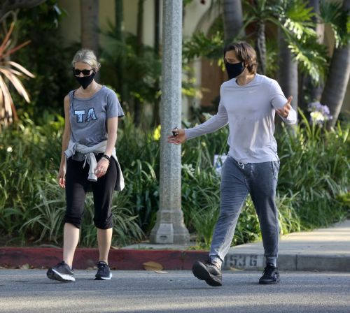 Gwyneth Paltrow and Brad Falchuk Out in Los Angeles 2020/06/09