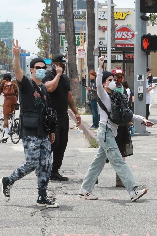 Halsey and Yungblud at Black Lives Matter Protest in Los Angeles 2020/06/02 3