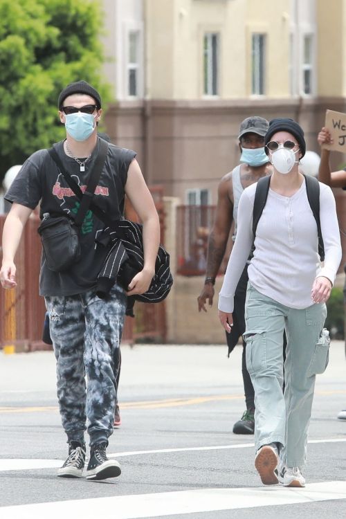 Halsey and Yungblud at Black Lives Matter Protest in Los Angeles 2020/06/02 4