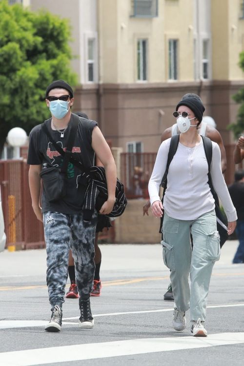Halsey and Yungblud at Black Lives Matter Protest in Los Angeles 2020/06/02 5