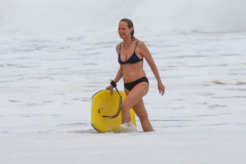 Helen Hunt in Bikini at a Beach in Malibu 2020/06/07