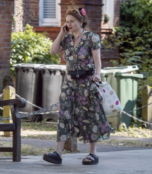 Helena Bonham Carter Out with her friends in London 2020/06/01 3