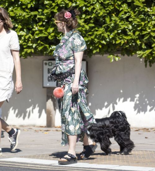 Helena Bonham Carter Out with her friends in London 2020/06/01 5