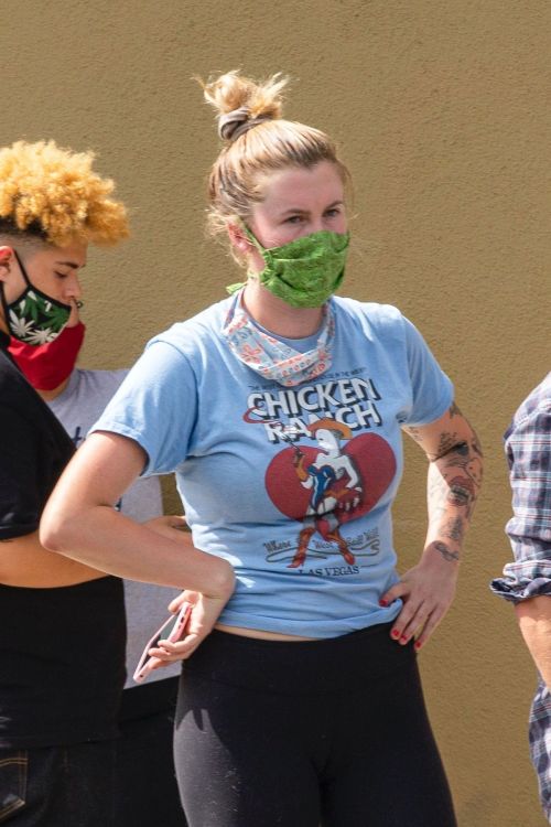 Ireland Baldwin at a Black Lives Matter Protest in Los Angeles 2020/06/01 6
