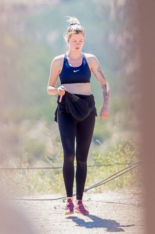 Ireland Baldwin Out Hiking in Los Angeles 2020/06/09 13