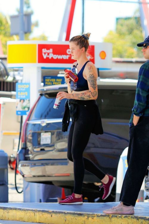 Ireland Baldwin Out Hiking in Los Angeles 2020/06/09 9