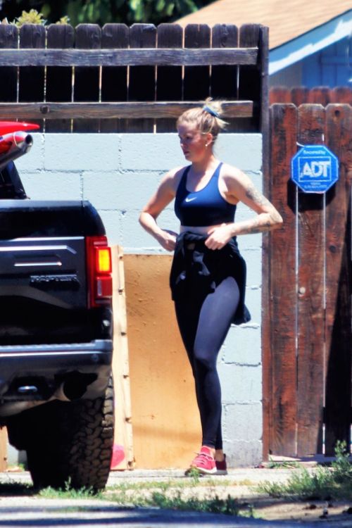 Ireland Baldwin Out Hiking in Los Angeles 2020/06/09 10