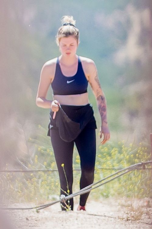 Ireland Baldwin Out Hiking in Los Angeles 2020/06/09 12