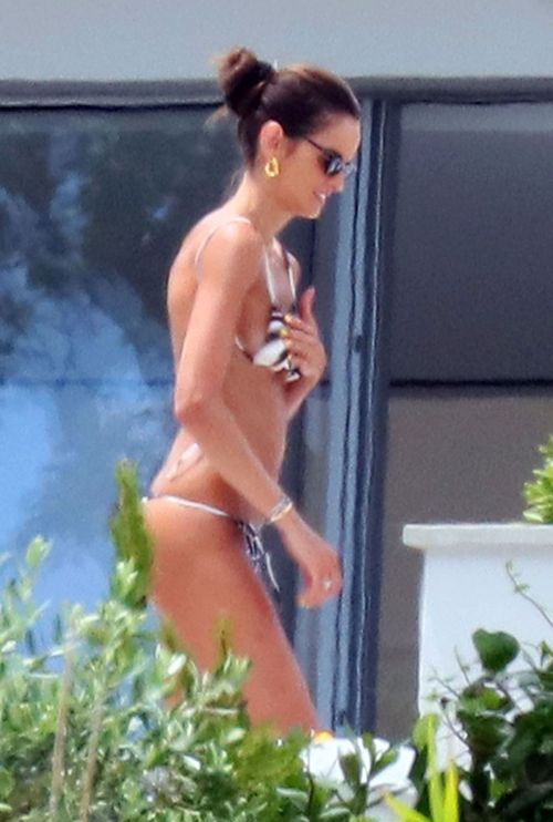 Izabel Goulart in Bikini at Hotel Balcony 2020/06/08 1