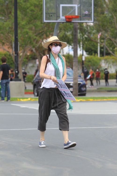Jaime Murray at Black Lives Rally in West Hollywood 2020/06/06 5