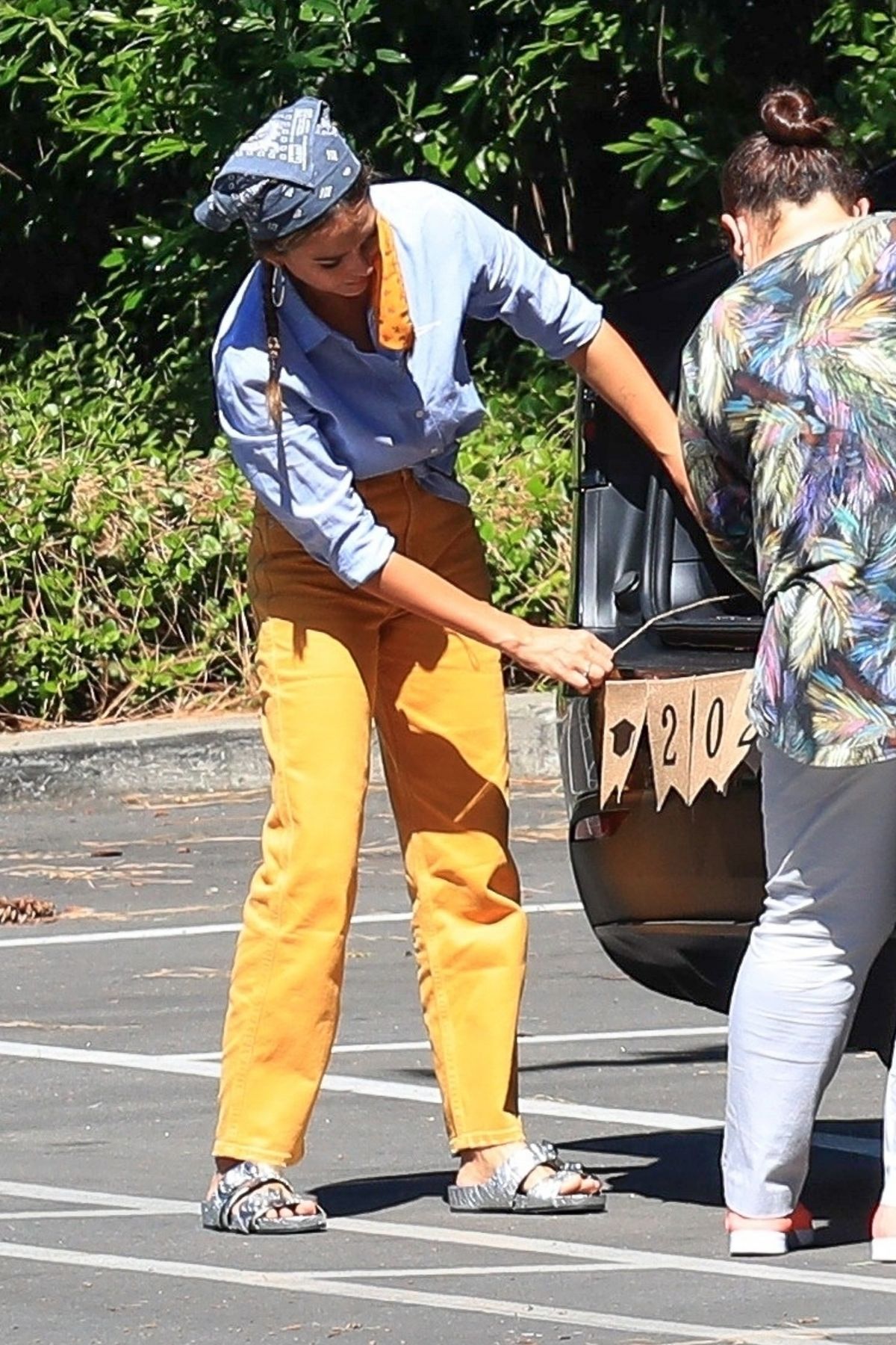 Jessica Alba Out in Beverly Hills 2020/06/11