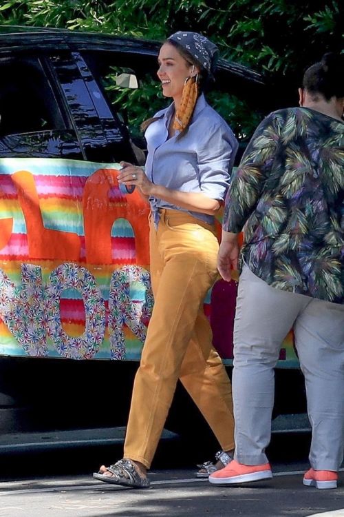 Jessica Alba Out in Beverly Hills 2020/06/11