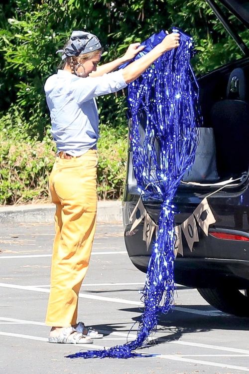Jessica Alba Out in Beverly Hills 2020/06/11 7