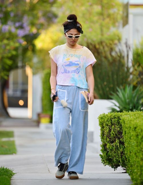 Jessica Gomes Out and About in Los Angeles 2020/06/08 9