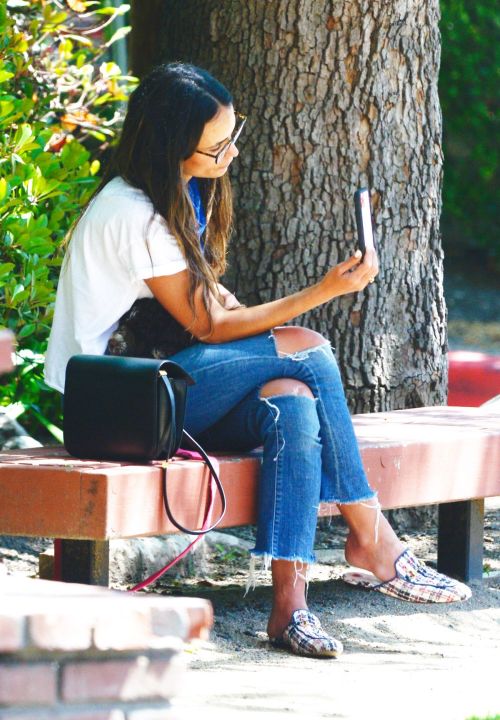Jordana Brewster at a Park in Los Angeles 2020/06/09 3