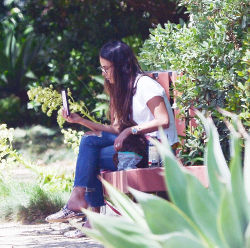 Jordana Brewster at a Park in Los Angeles 2020/06/09 7