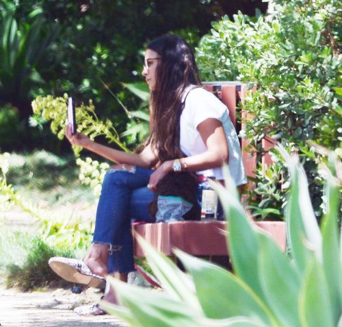 Jordana Brewster at a Park in Los Angeles 2020/06/09 8