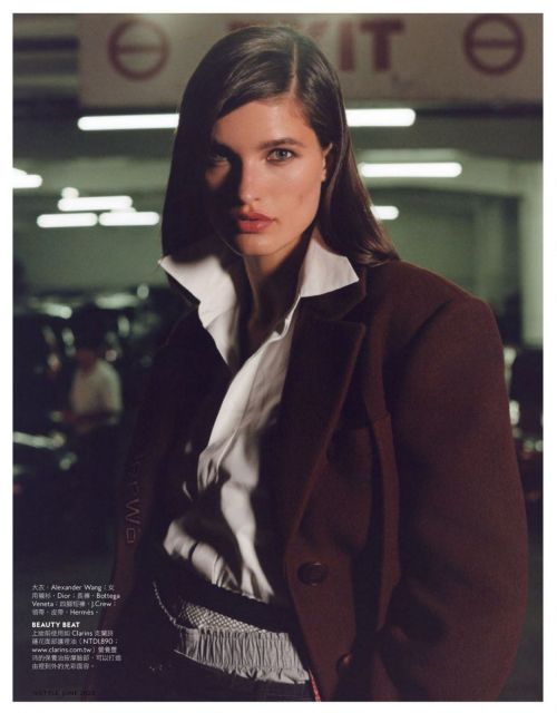 Julia van Os in Instyle Magazine, Taiwan June 2020 7