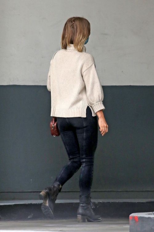 Julianne Hough Out and About in Beverly Hills 2020/06/05 2