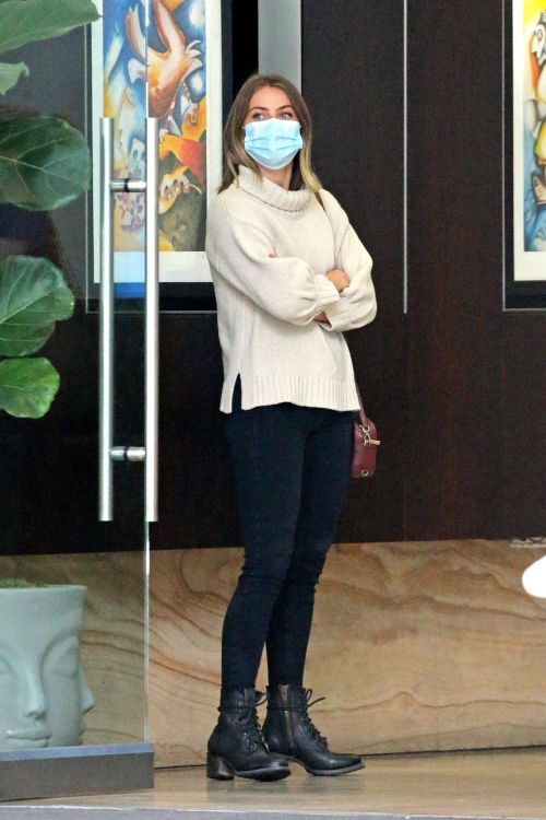 Julianne Hough Out and About in Beverly Hills 2020/06/05 4