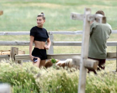 Justin Bieber and Hailey Bieber Out at National Park in Utah 2020/06/06 1