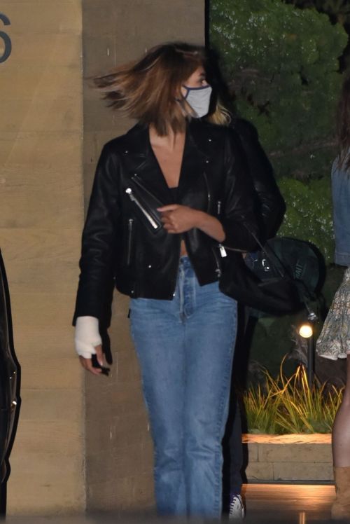 Kaia Gerber and Cara Delevingne Out for Dinner at Nobu in Malibu 2020/06/09 4