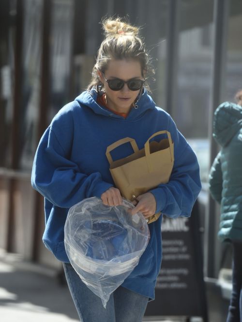 Kara Tointon Out Shopping in London 2020/06/08 3