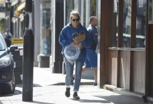 Kara Tointon Out Shopping in London 2020/06/08 4