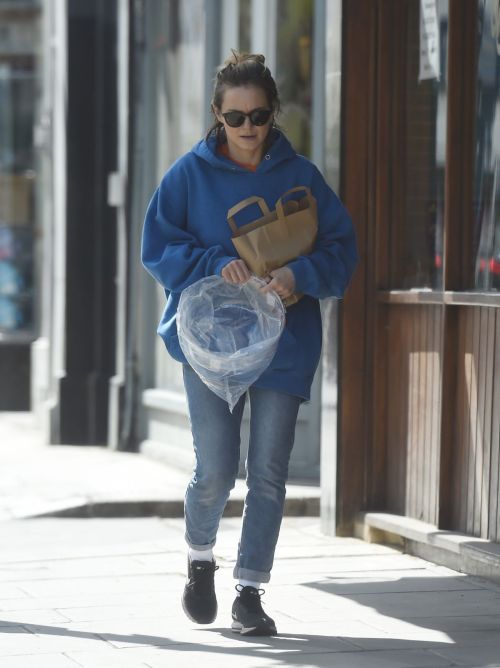 Kara Tointon Out Shopping in London 2020/06/08 5