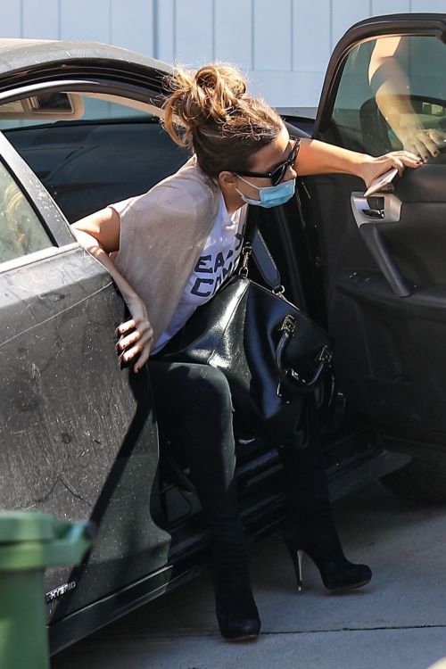 Kate Beckinsale Out and About in Pacific Palisades 2020/06/10 7
