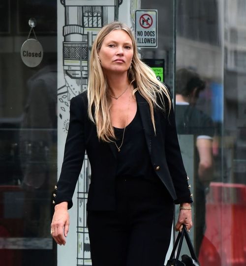 Kate Moss Out and About in London 2020/06/19 15
