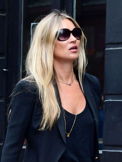 Kate Moss Out and About in London 2020/06/19 1
