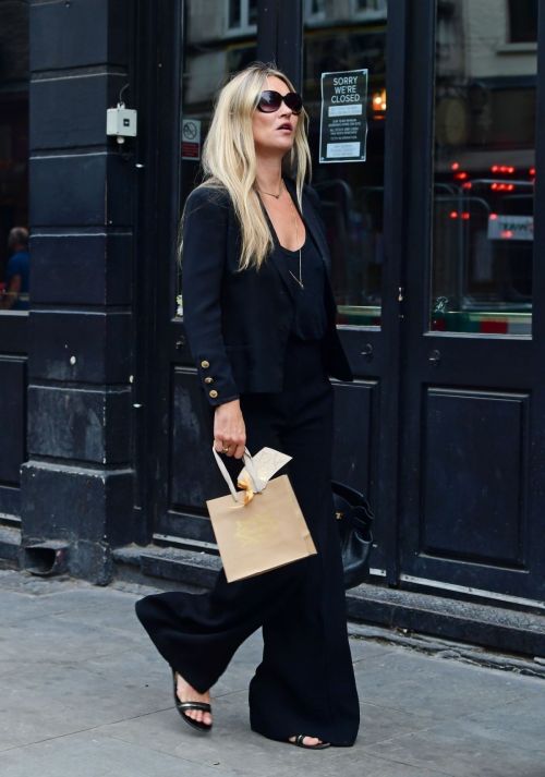 Kate Moss Out and About in London 2020/06/19 2