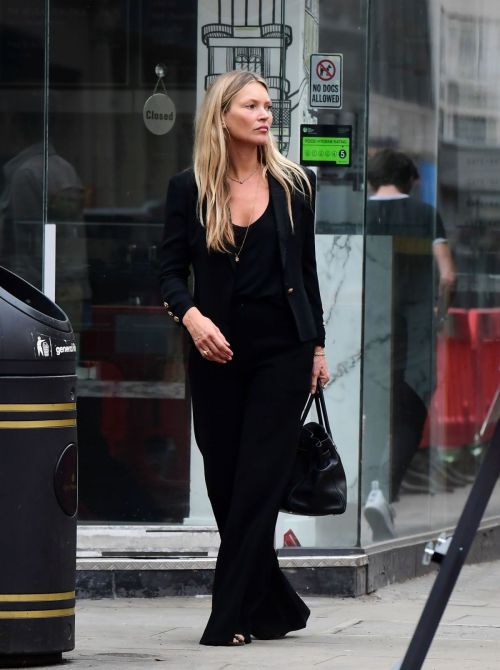 Kate Moss Out and About in London 2020/06/19 4