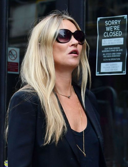 Kate Moss Out and About in London 2020/06/19 5