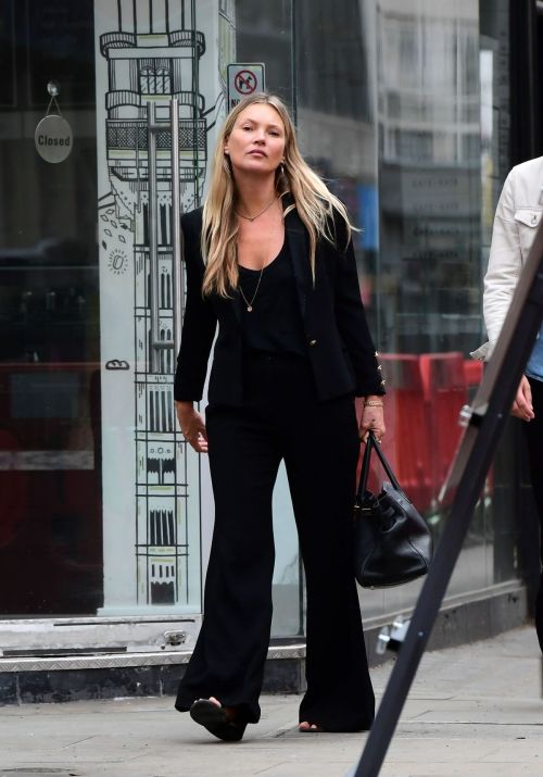 Kate Moss Out and About in London 2020/06/19 6
