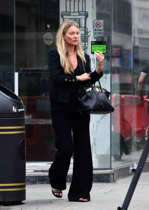 Kate Moss Out and About in London 2020/06/19