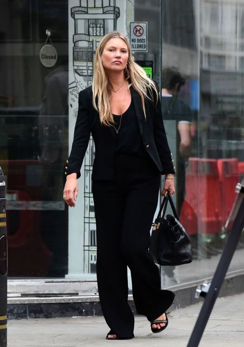 Kate Moss Out and About in London 2020/06/19 8