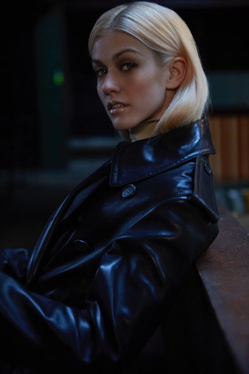 Katherine McNamara in Dujour Magazine, March 2020 3