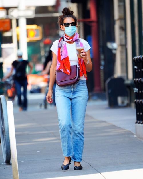 Katie Holmes in Denim Out in New York 2020/06/10 2