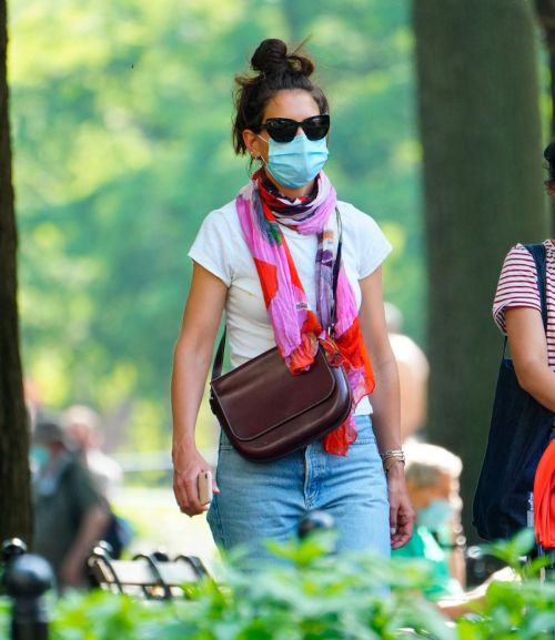Katie Holmes in Denim Out in New York 2020/06/10 4