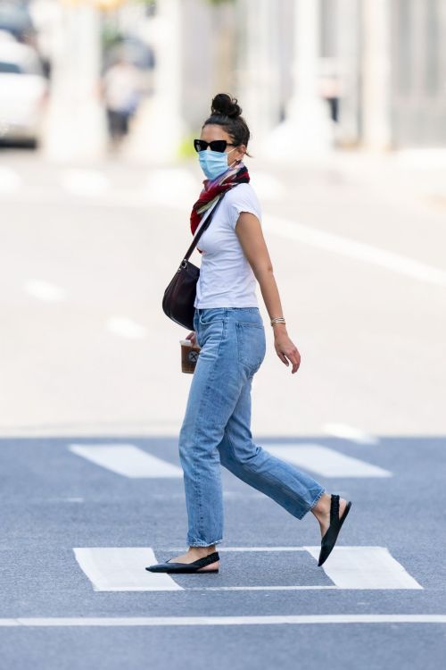 Katie Holmes in Denim Out in New York 2020/06/10 12