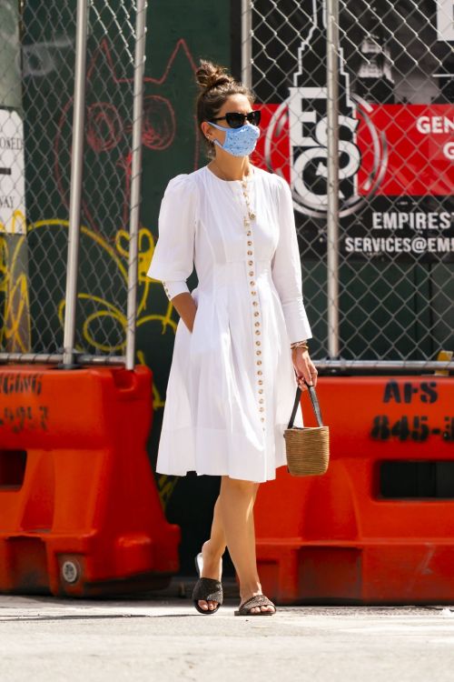 Katie Holmes Out and About in New York 2020/06/12 1