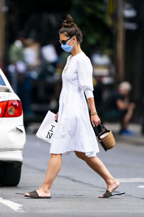 Katie Holmes Out and About in New York 2020/06/12 6