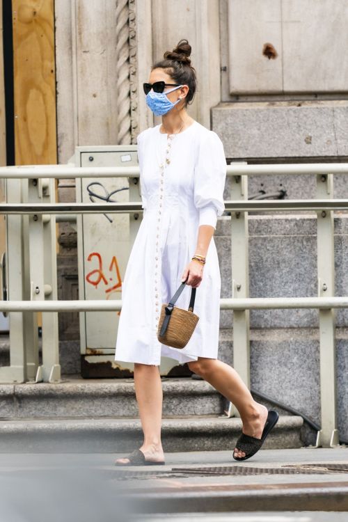 Katie Holmes Out and About in New York 2020/06/12 7