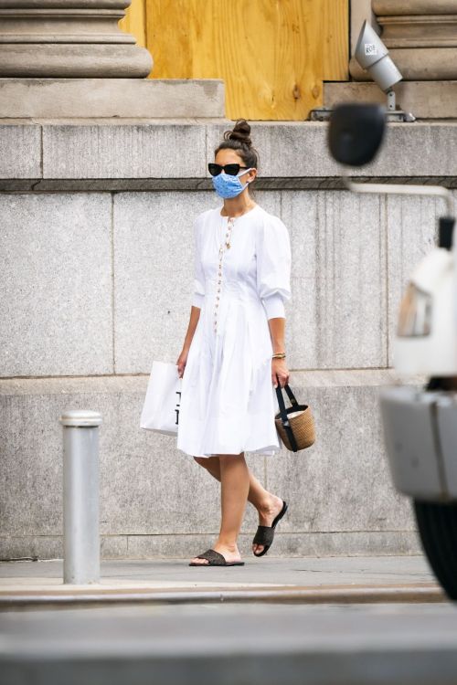 Katie Holmes Out and About in New York 2020/06/12 8