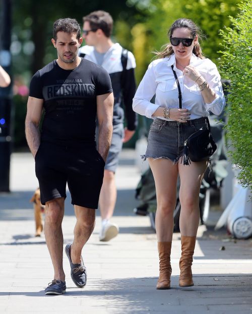 Kelly Brook in Denim Shorts Out in London 2020/05/31 5